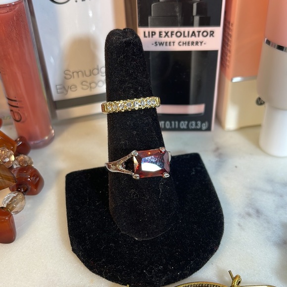 LARGE BUNDLE OF BEAUTY PRODUCTS & JEWELRY W/Lg. Cosmetic Bag - Picture 10 of 17